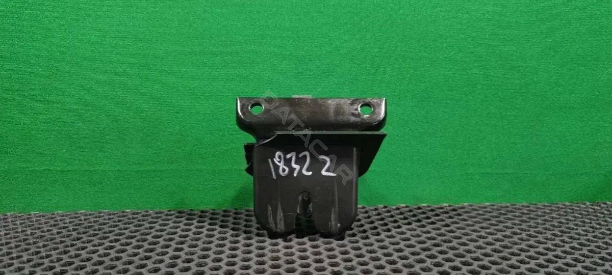 Замок крышки багажника 78551342
