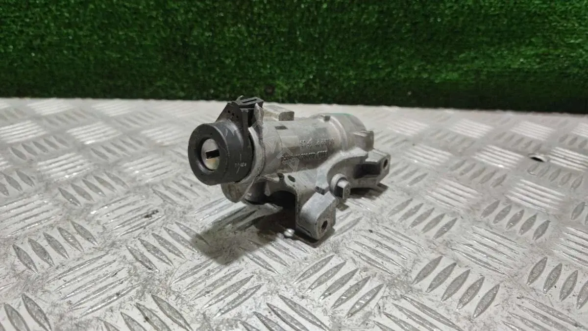 Замок зажигания 4B0 905 851 B