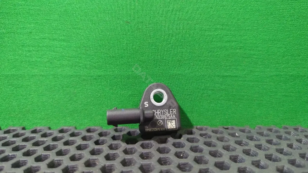 Датчик удара 56038975AA