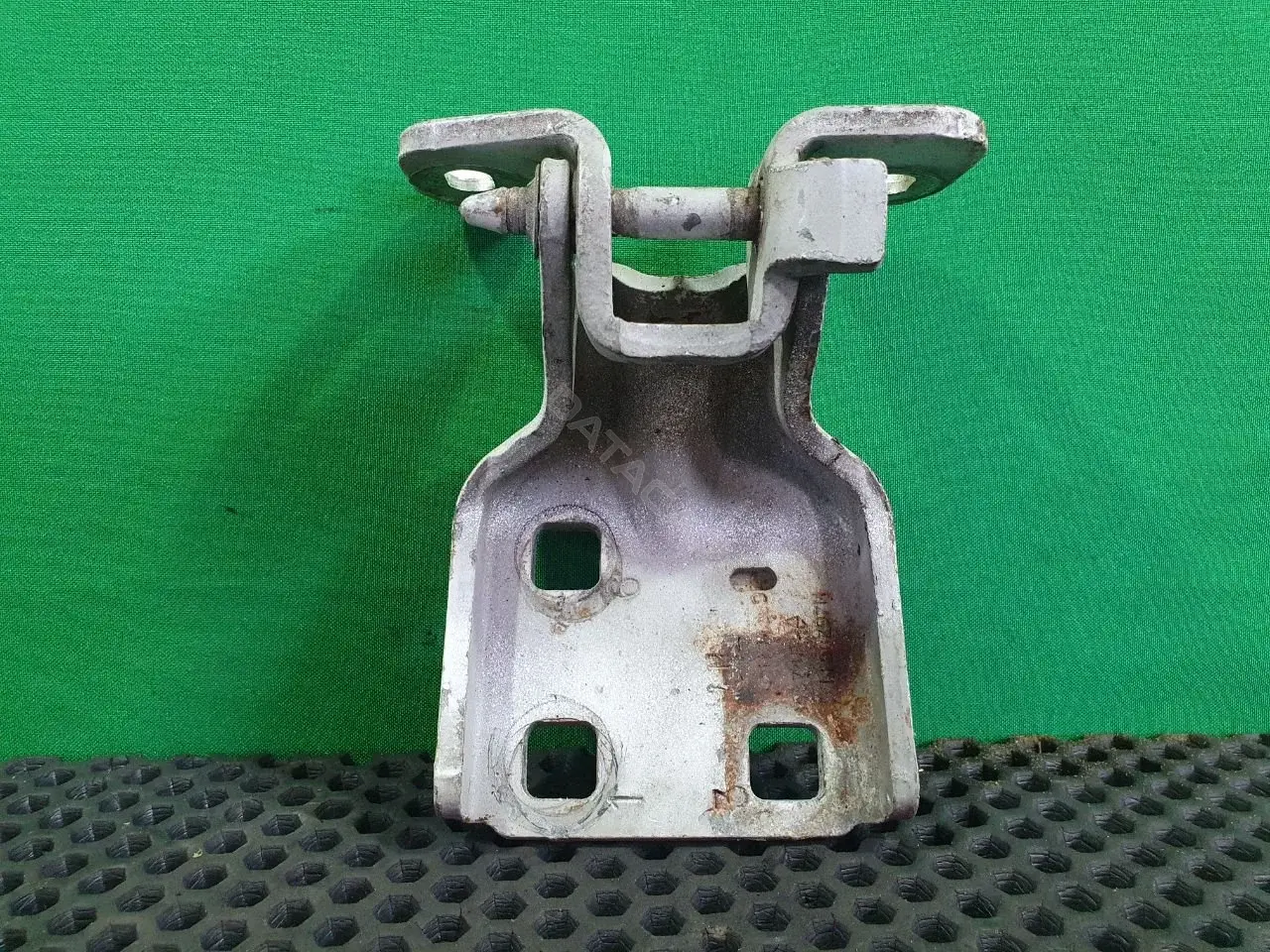 Петля двери 102PZ97M
