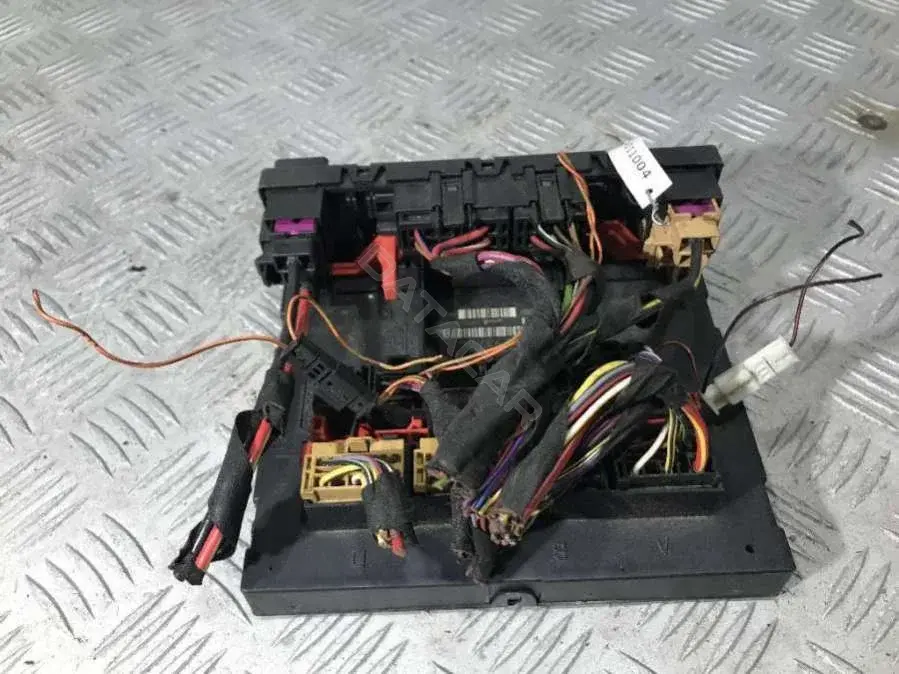 Блок предохранителей 3C0 937 049 AE
