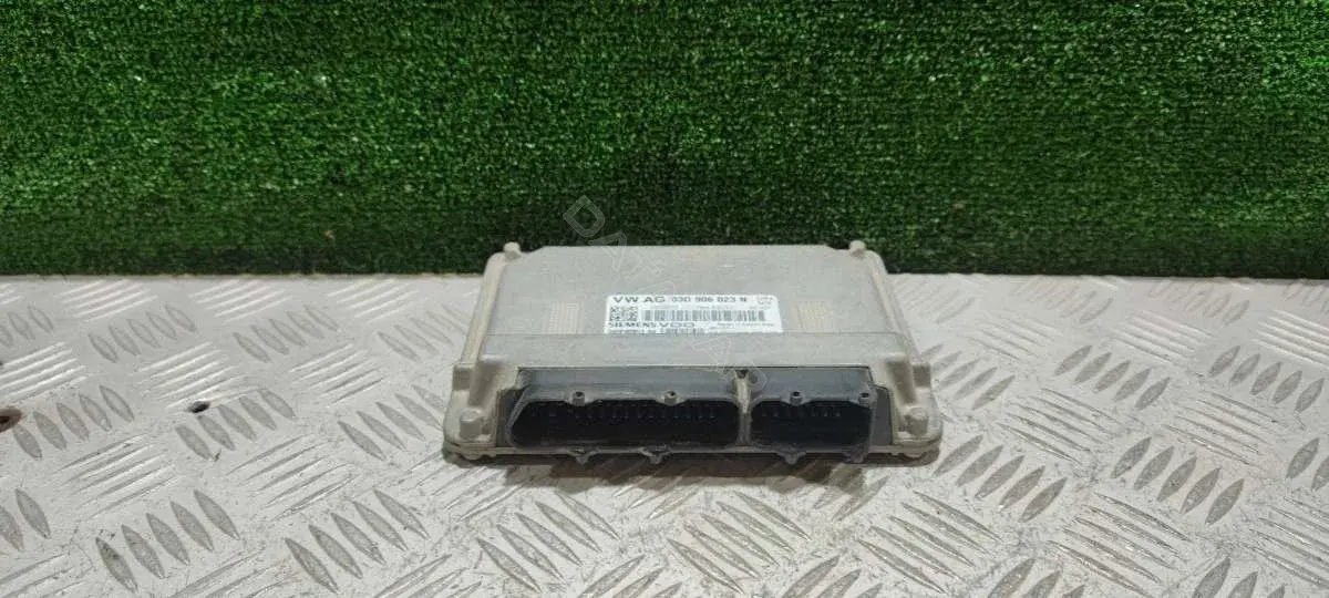 Блок управления двигателем 03D 906 023 N, 5WP40851 04