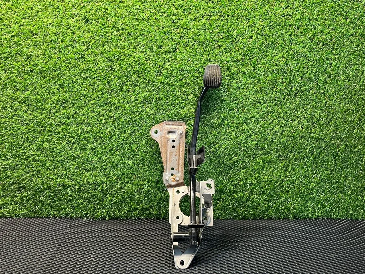 Педаль тормоза 3M51-2467-AR