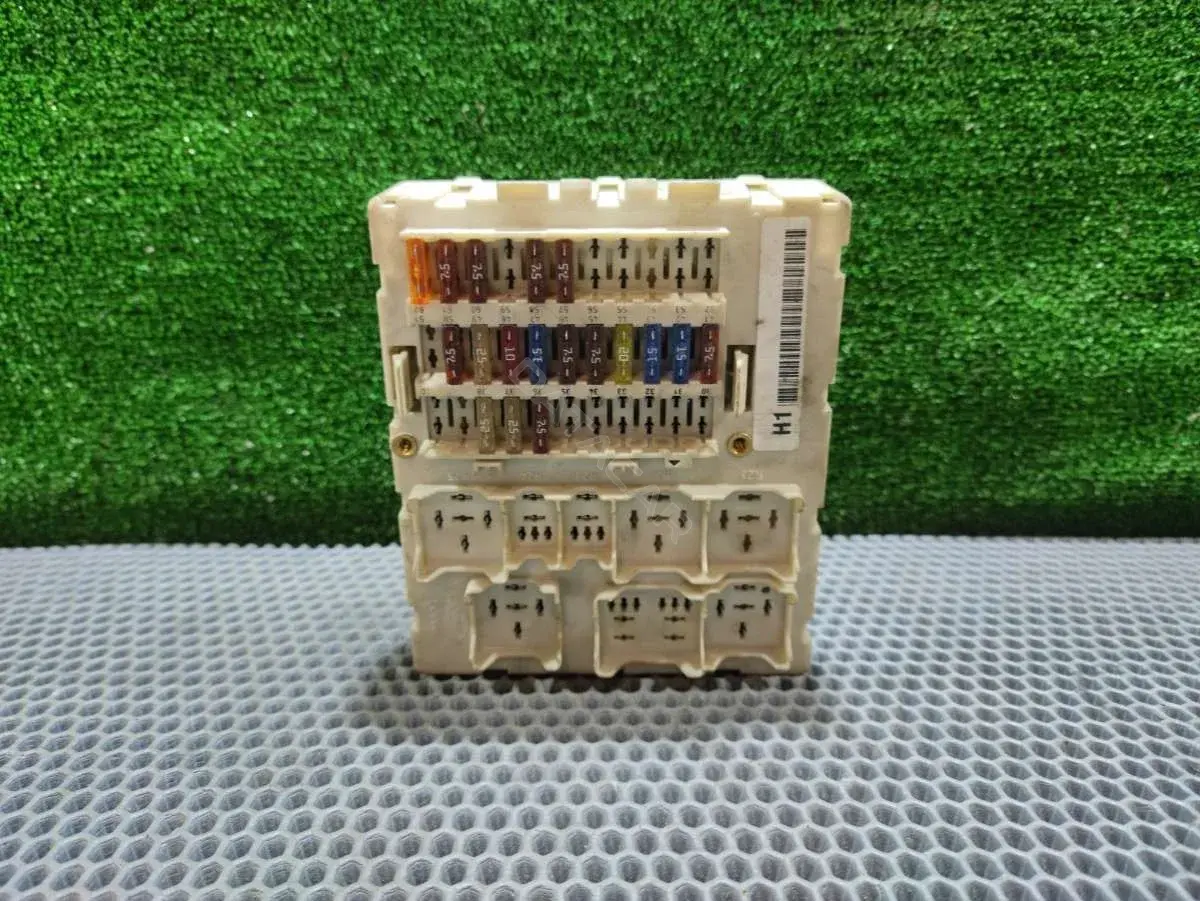 Блок предохранителей 2M5T14A73BE, 518273404