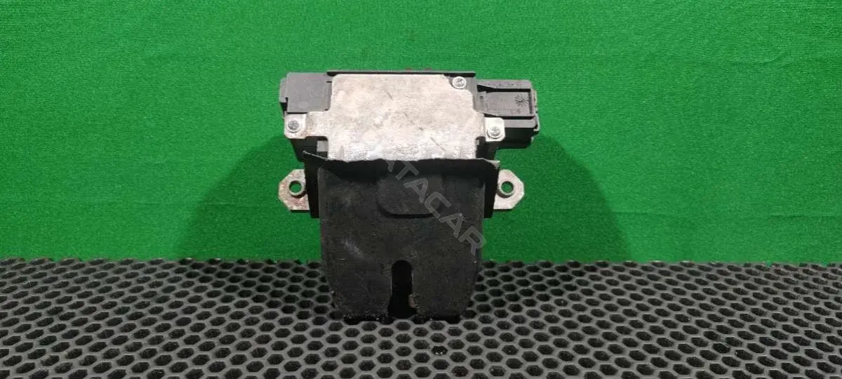 Замок крышки багажника 3M51R442A66AP