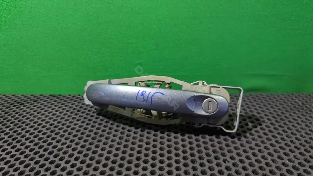 Ручка двери 1T0 837 885 A