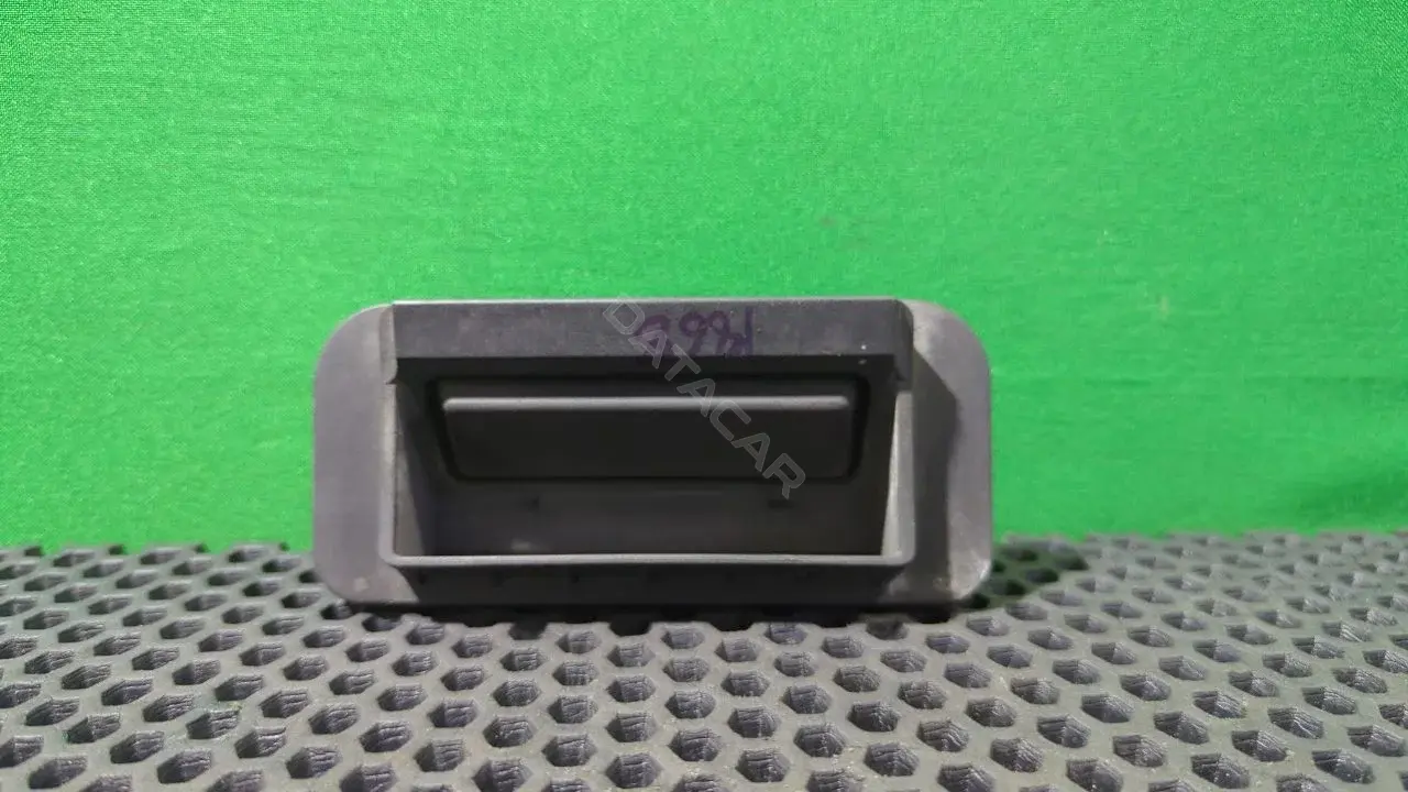 Кнопка крышки багажника 87303144