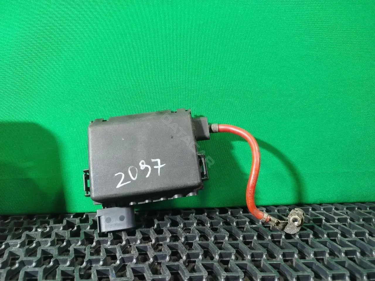 Блок предохранителей 1J0937550
