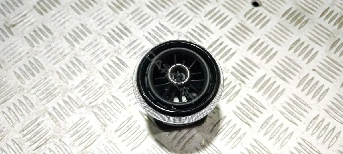 Дефлектор обдува салона 8V0820901C