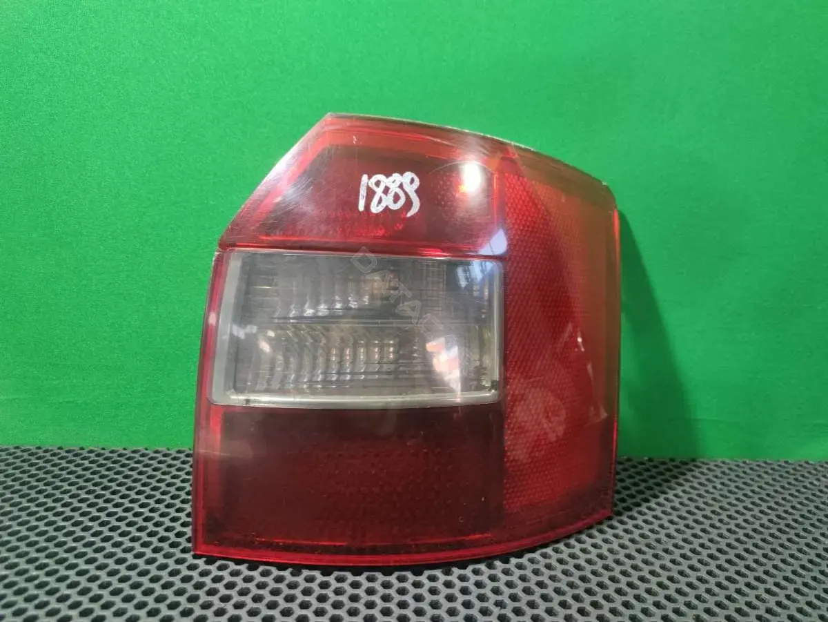 Задние фонари 8E9 945 096