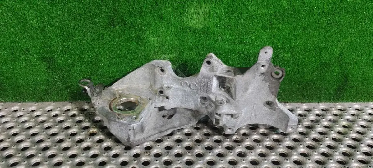 Кронштейн генератора 03L 903 143 K