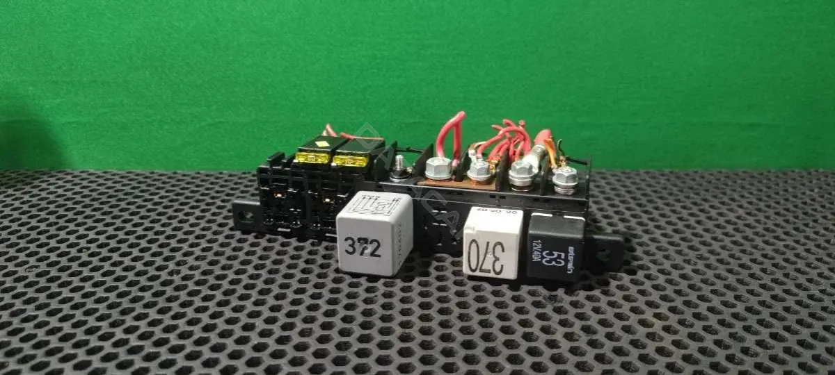 Блок реле 8L0 941 822 A