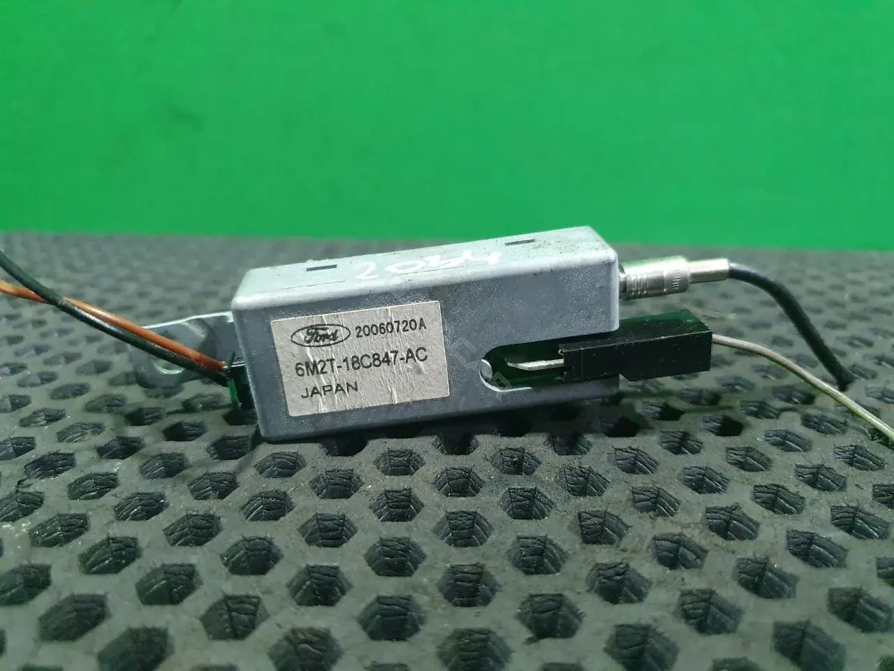 Усилитель антенны 6M2T-18C847-AC