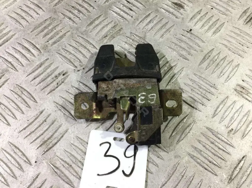Замок крышки багажника 357827503B