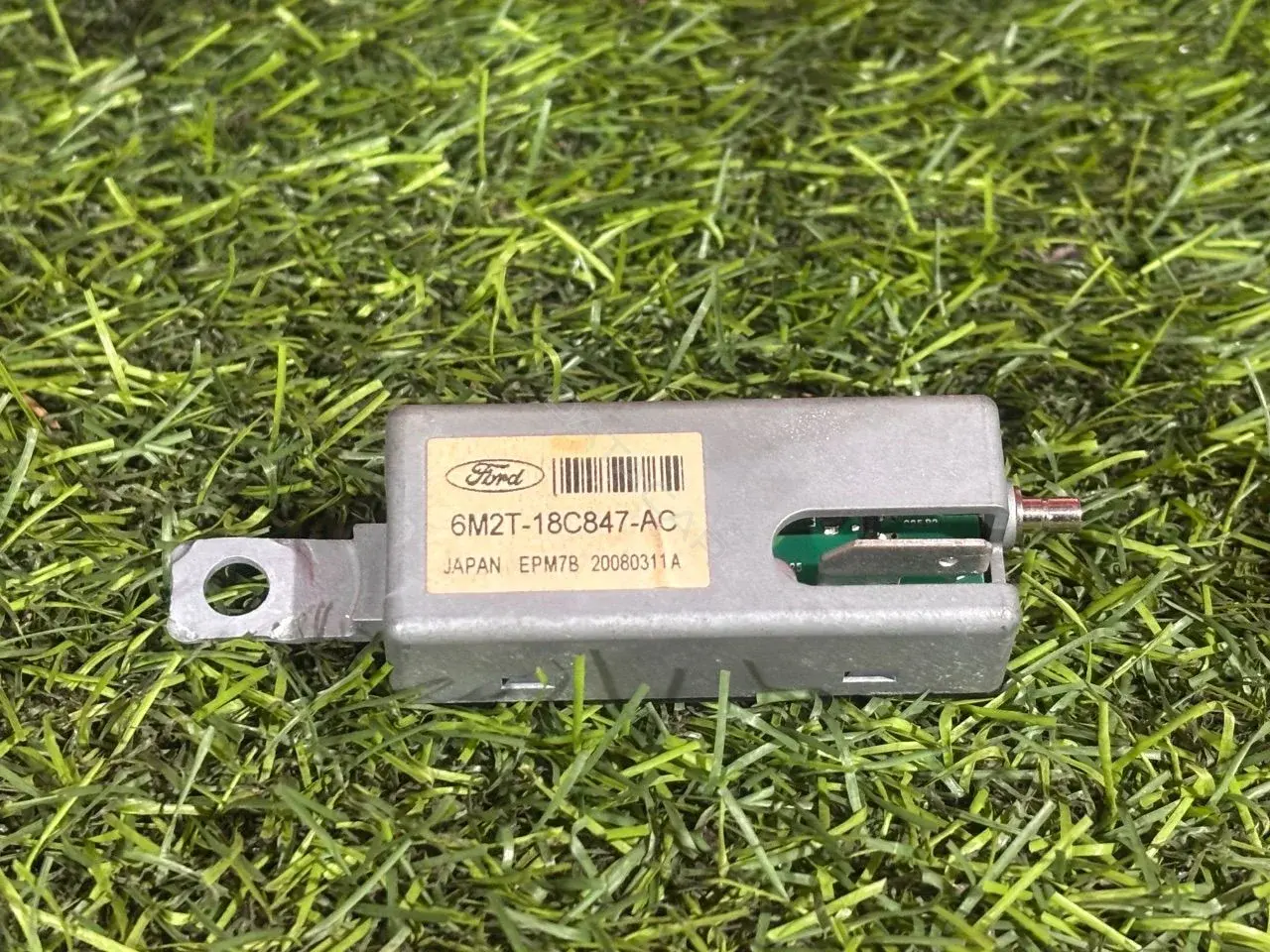 Усилитель антенны 6M2T18C847AC