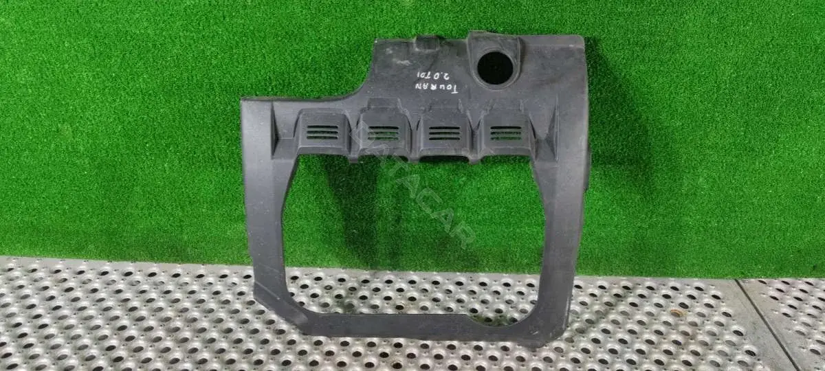 Декоративная крышка двигателя 03G103907A