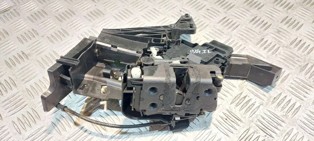 Замок двери 3M5AR26413BK