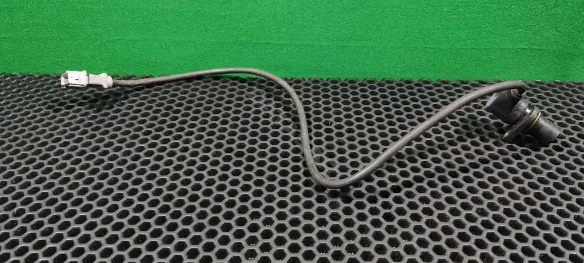 Датчик коленвала 050986433