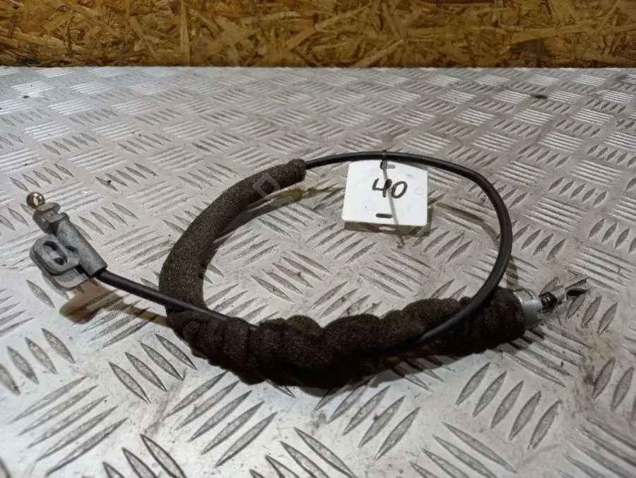 Трос КПП 8D1713575