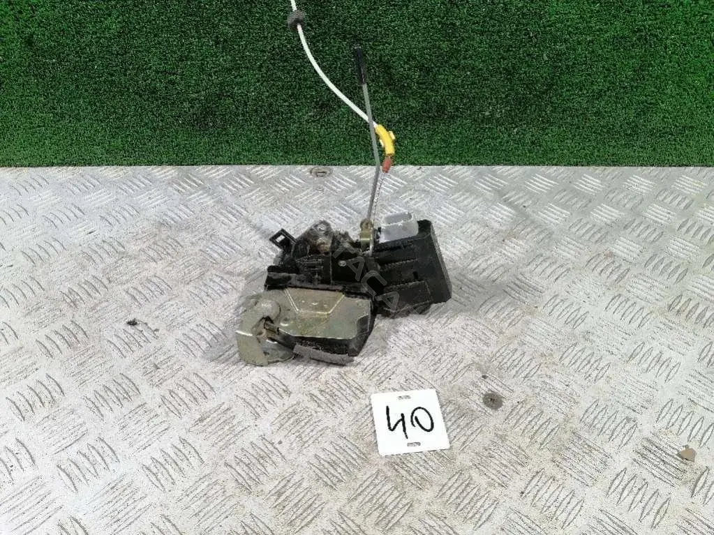 Замок двери 67 11 8 352 165