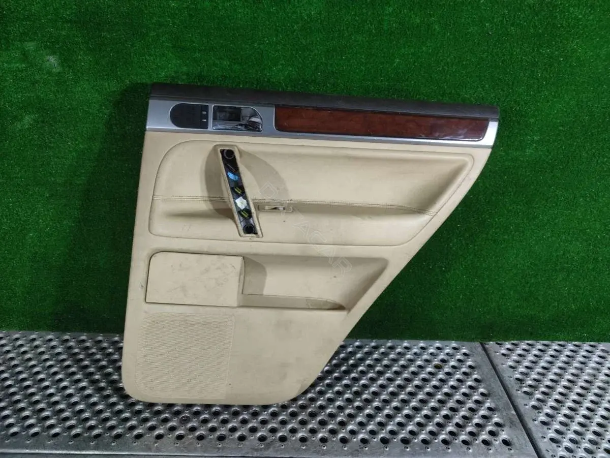 Дверная карта 7L6 867 212 AR