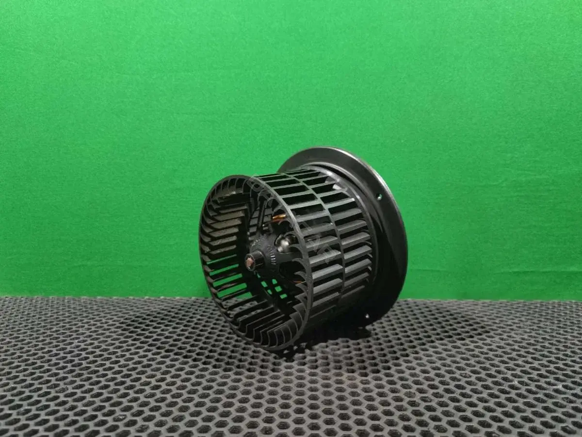 Моторчик печки 7M0 819 021, 95NW 18456 CC