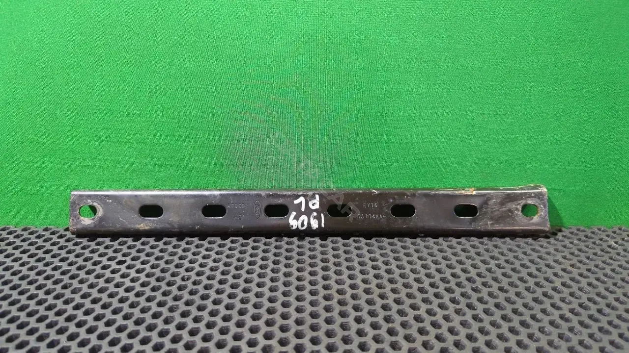 Кронштейн подрамника EY16 5A104AA