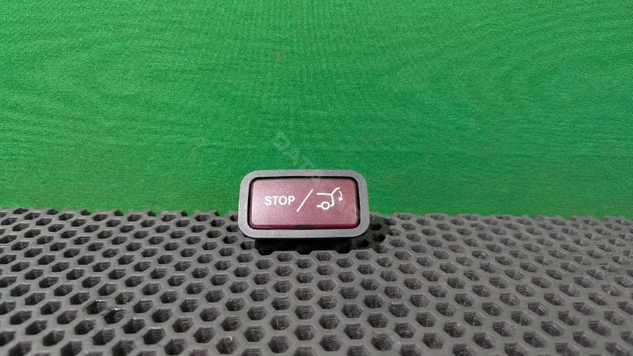 Кнопка крышки багажника 212 821 06 51, A2128210651