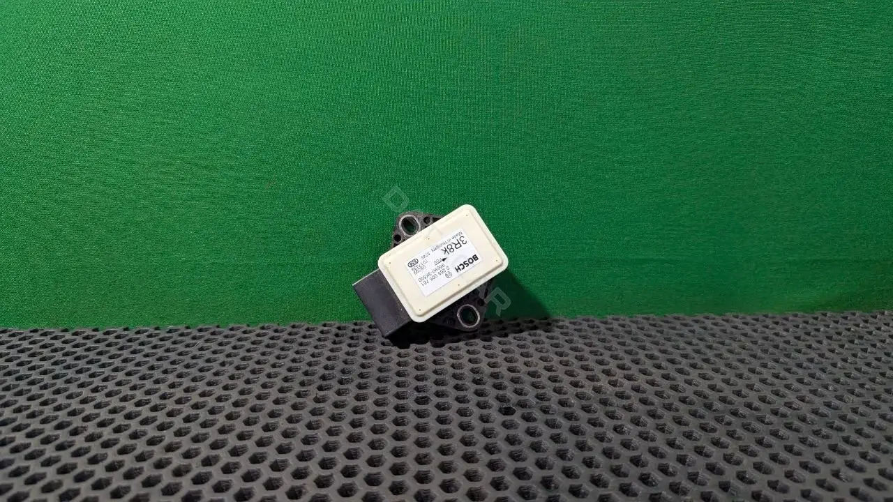 Датчик ускорения 0 265 005 751, 95690 3K500