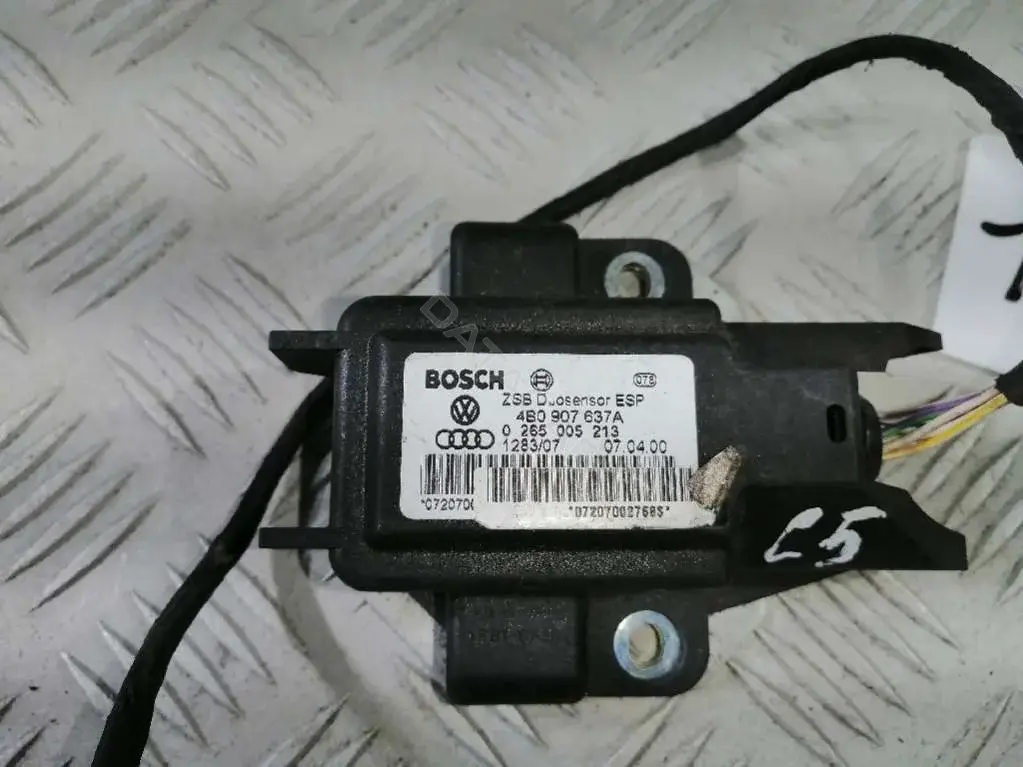 Датчик ускорения 0 265 005 213, 4B0 907 637 A