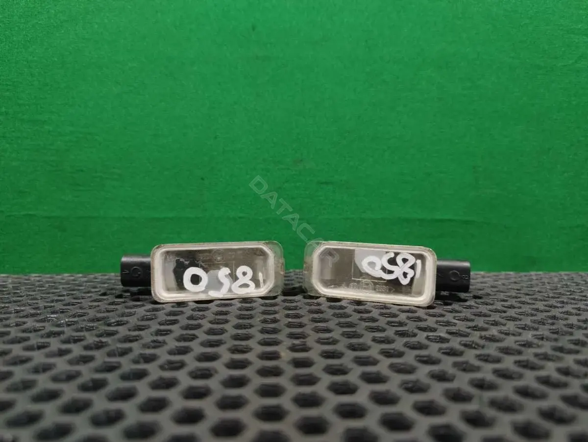 Фонарь подсветки номерного знака 7S71 13550 AB