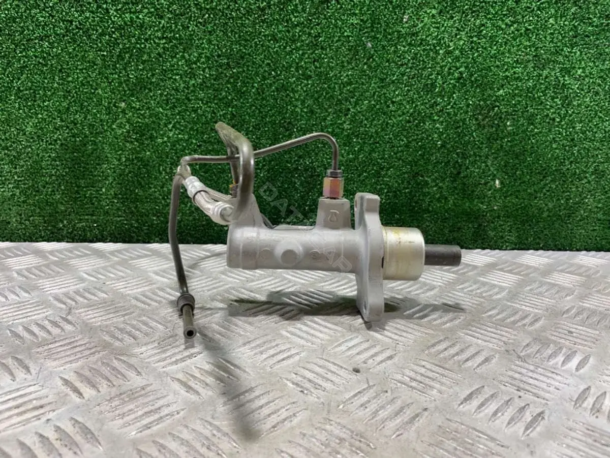Главный тормозной цилиндр 2G053 H