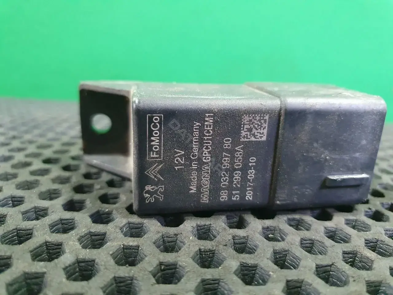 Реле свечей накала 51 299 058A, 98 032 997 80