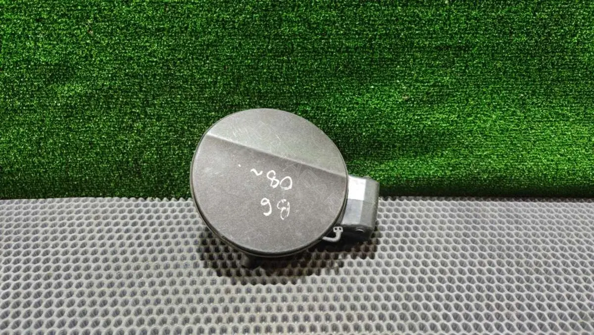 Крышка лючка топливного бака 3C0 010 650 S