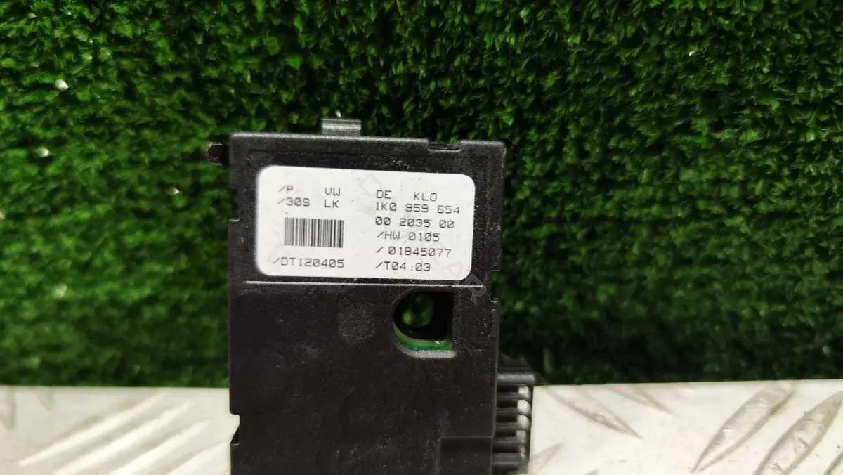 Датчик угла поворота 1K0959654