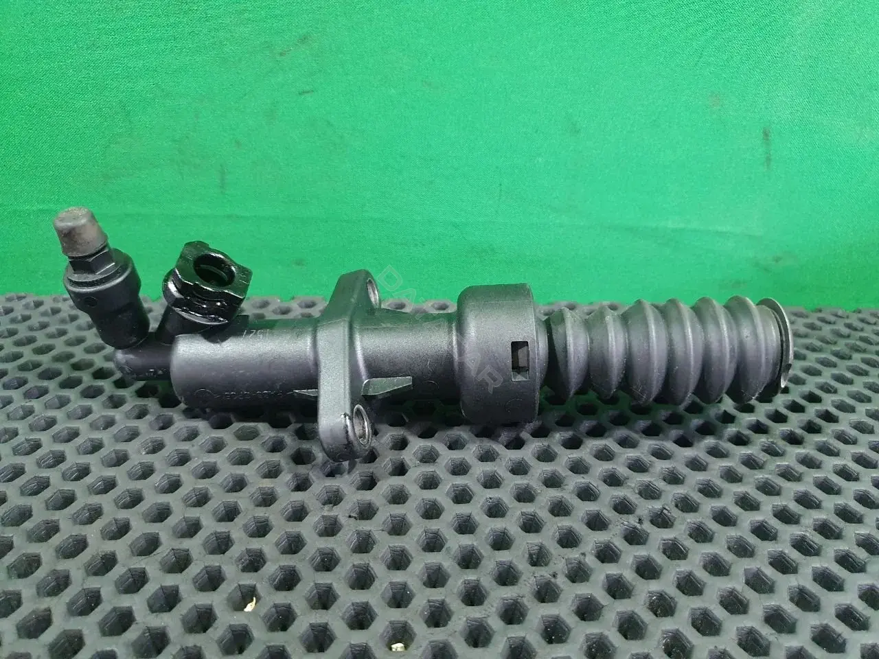 Рабочий цилиндр сцепления PA66-GF35