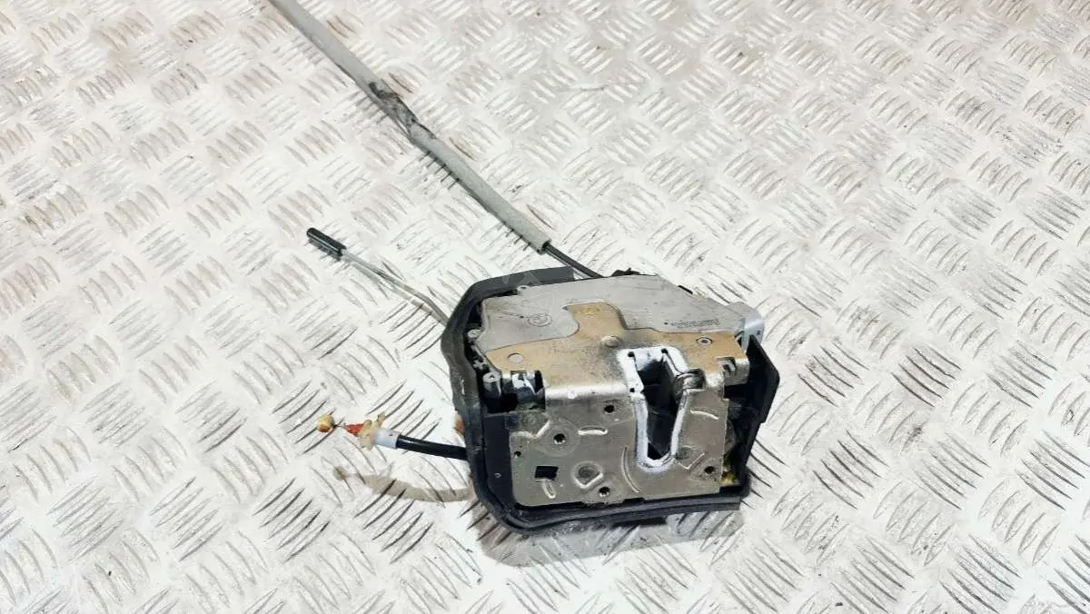 Замок двери 8402601