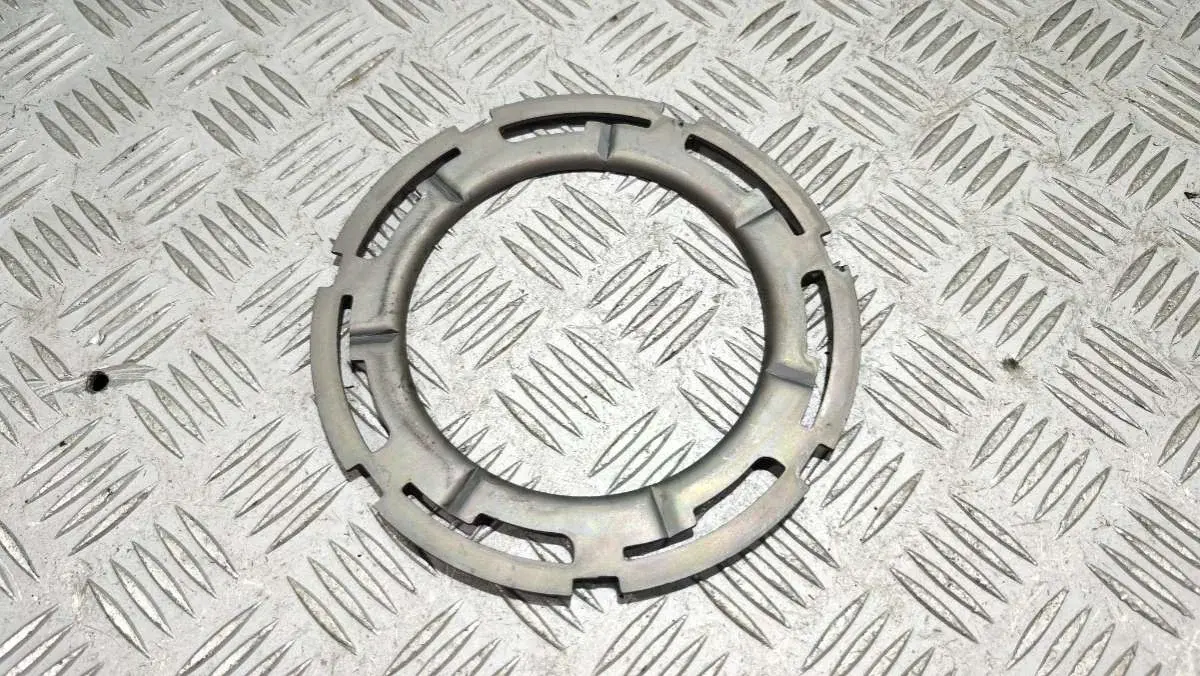 Гайка топливного бака A0014711430
