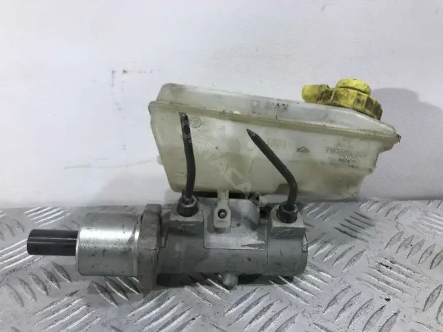 Главный тормозной цилиндр 7M1 611 303