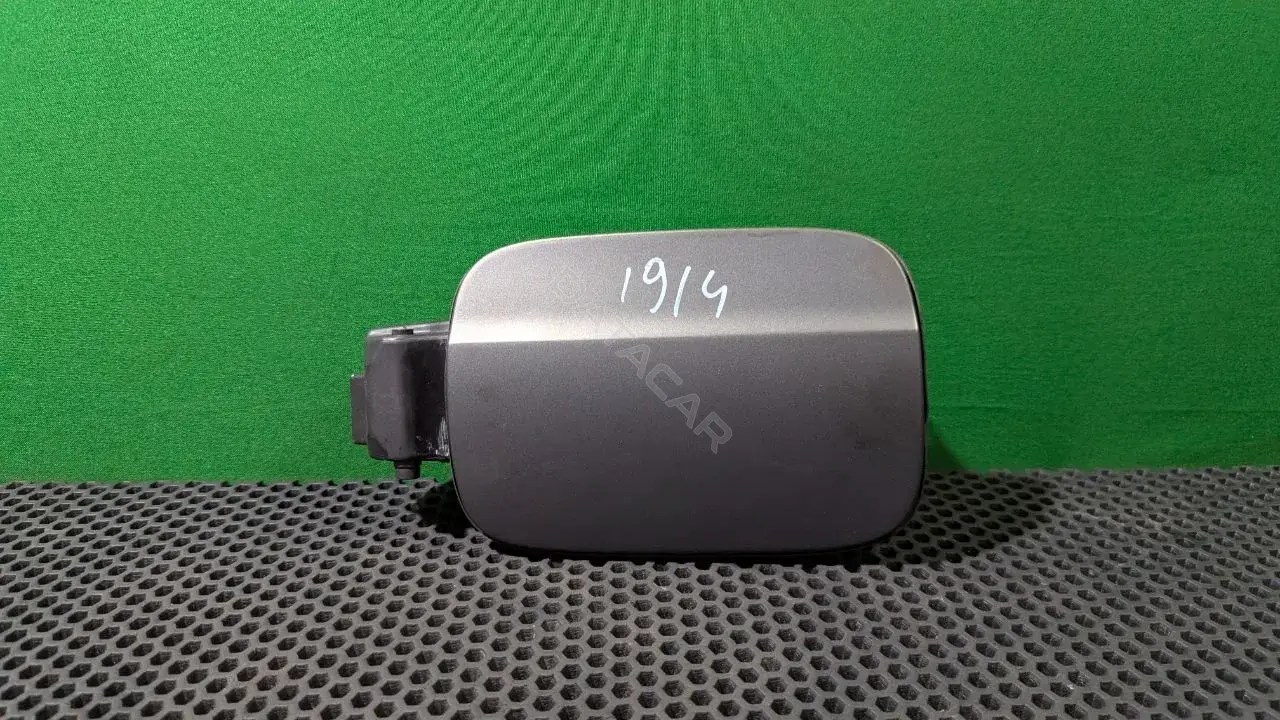 Крышка лючка топливного бака 8K0 809 999 B