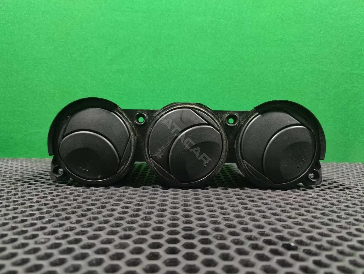 Дефлектор обдува салона GJ6A CTR 1, GJ6A CTR 2