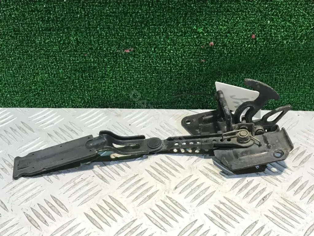 Замок капота 4B0823480C