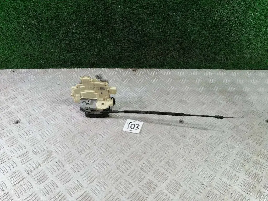 Замок двери 3C4839016A