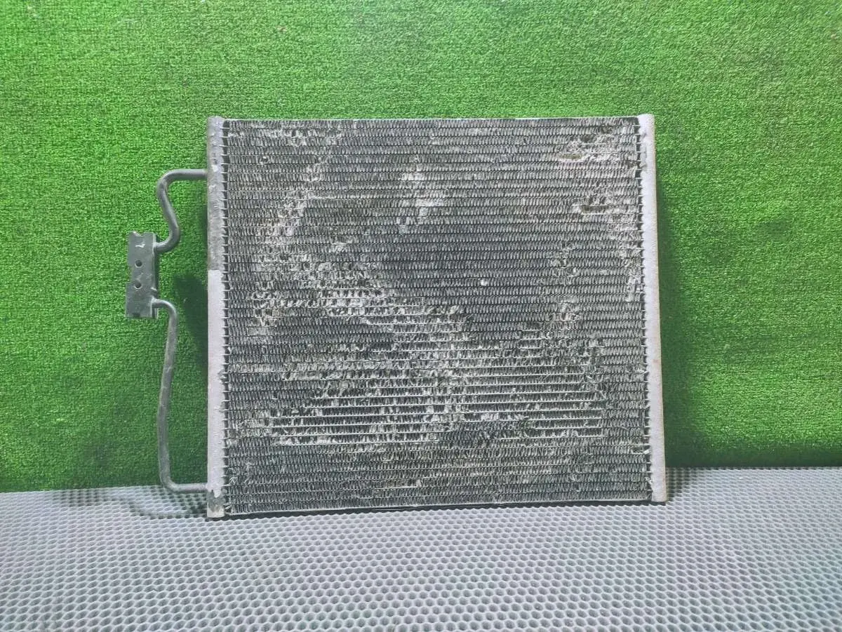 Радиатор кондиционера 63479043