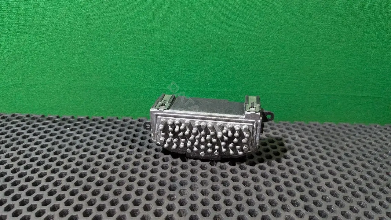 Резистор печки 8K0 820 521