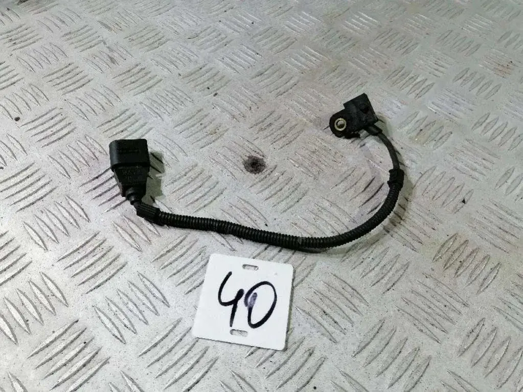 Датчик распредвала 045906433C