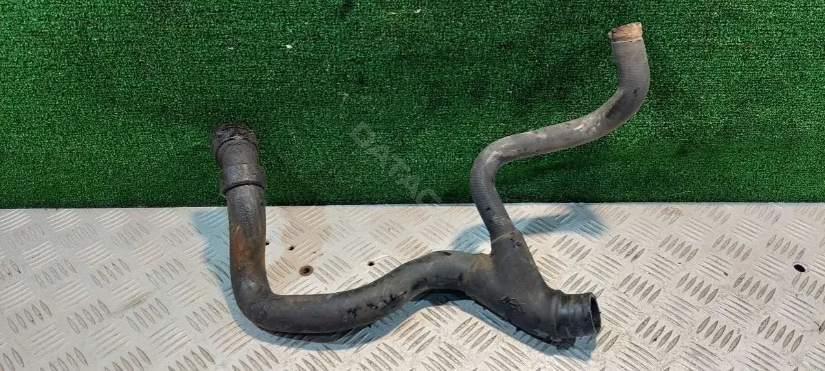 Патрубки системы охлаждения 2S718286BD