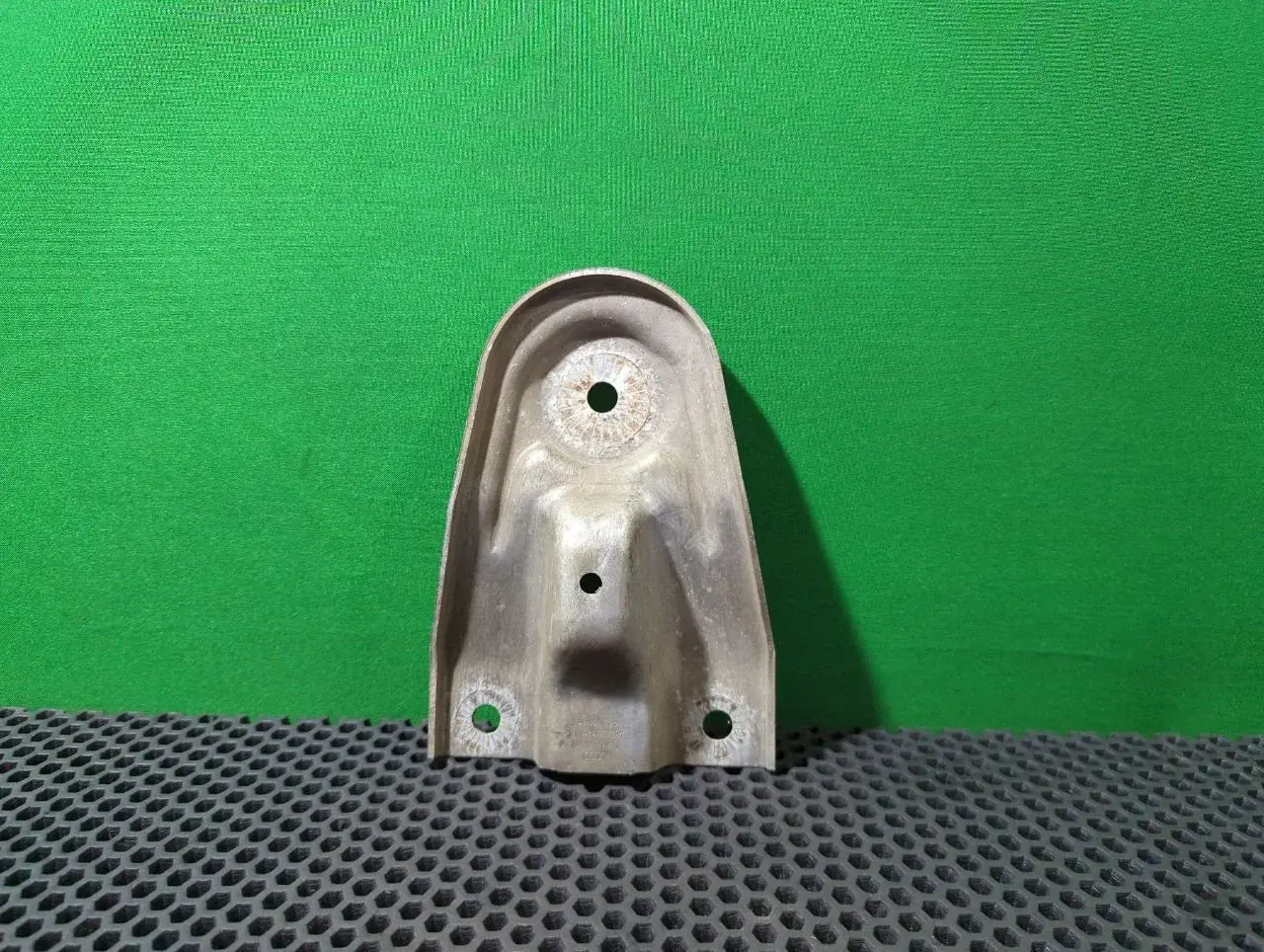Кронштейн крепления балки подвески 4F0 399 541 C