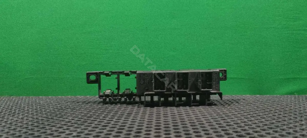 Блок реле 8L0 941 822 A