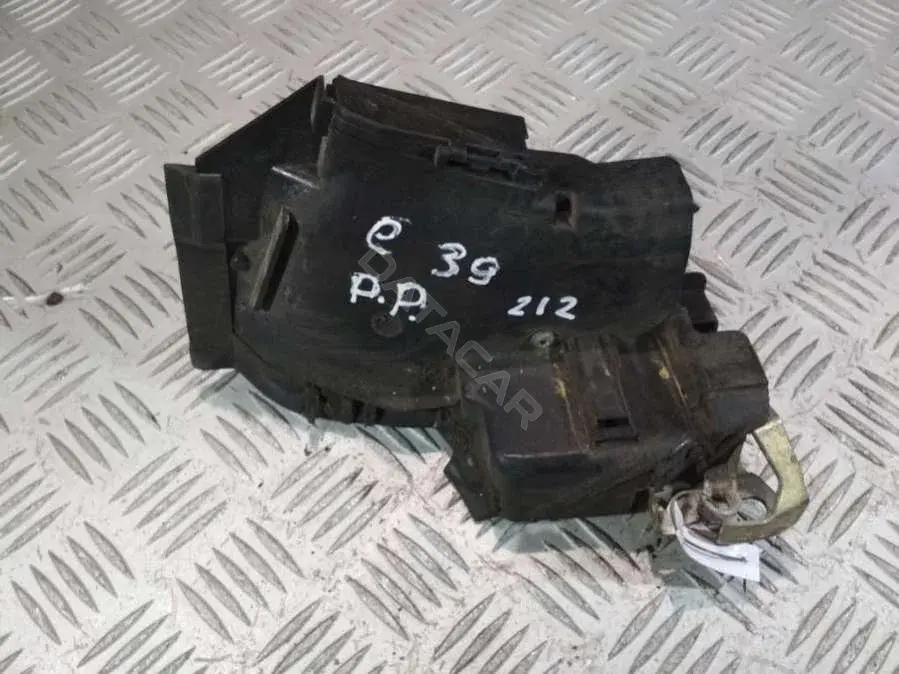Замок двери 8235126